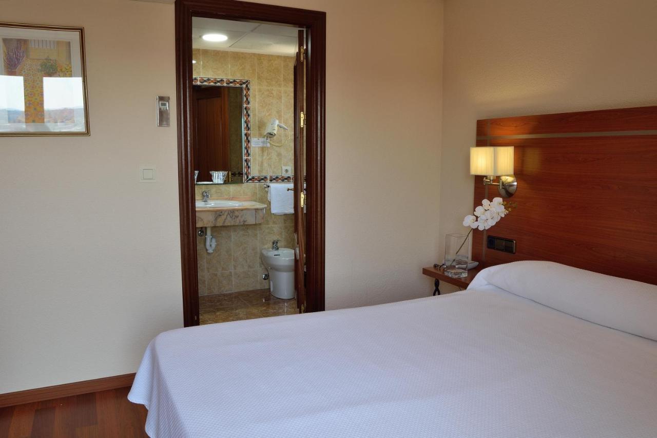 Hotel Mari Carmen Guadix Dış mekan fotoğraf