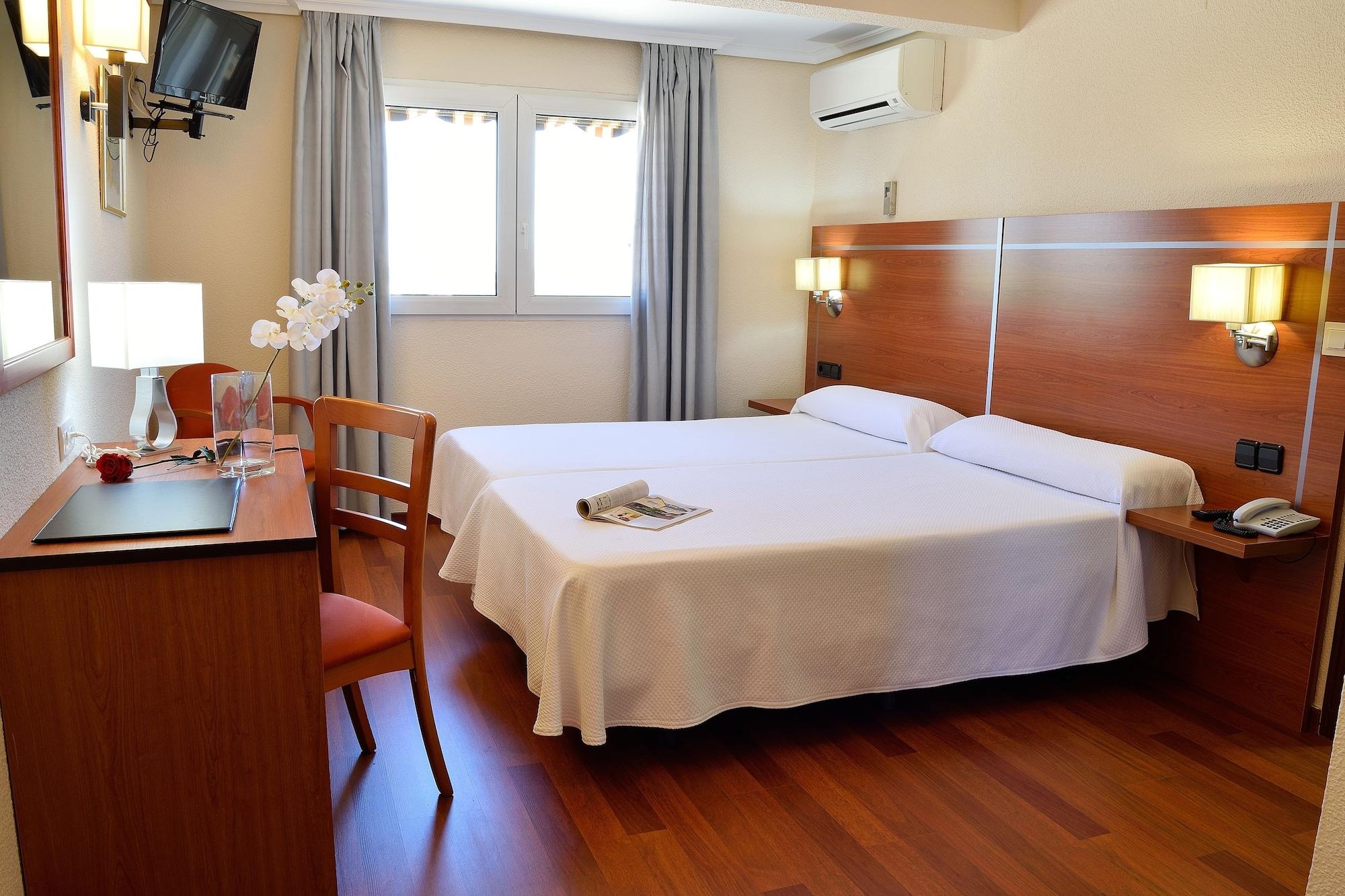Hotel Mari Carmen Guadix Dış mekan fotoğraf