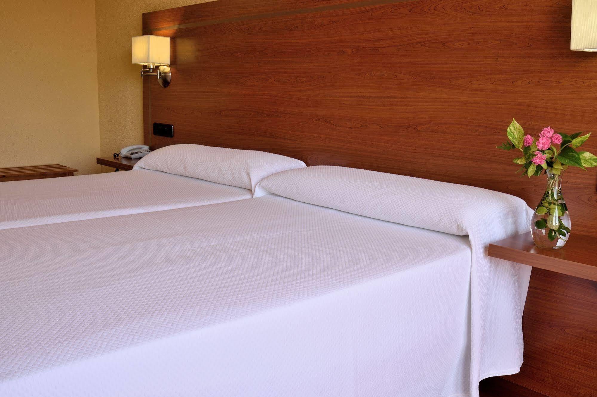 Hotel Mari Carmen Guadix Dış mekan fotoğraf