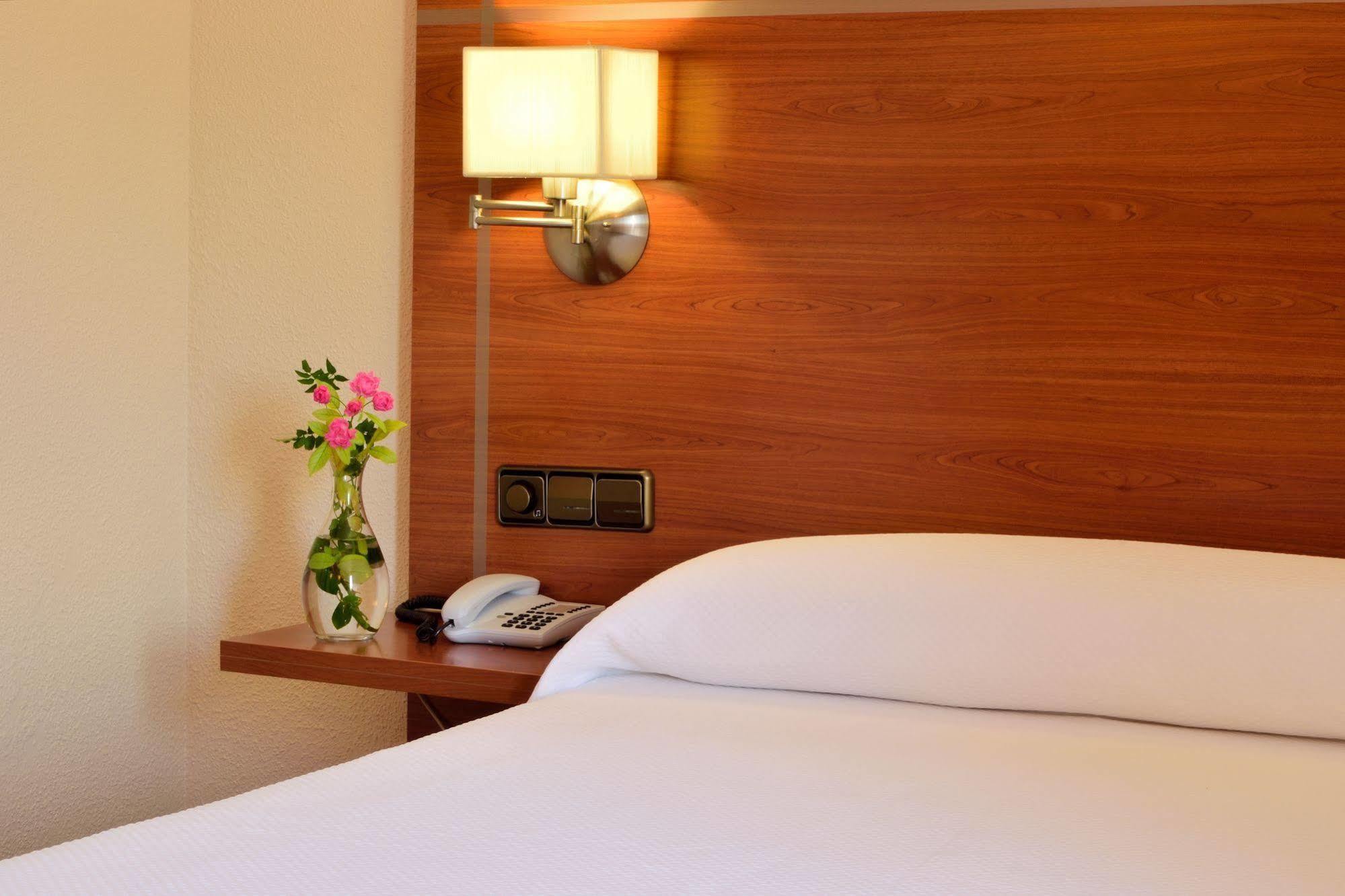 Hotel Mari Carmen Guadix Dış mekan fotoğraf