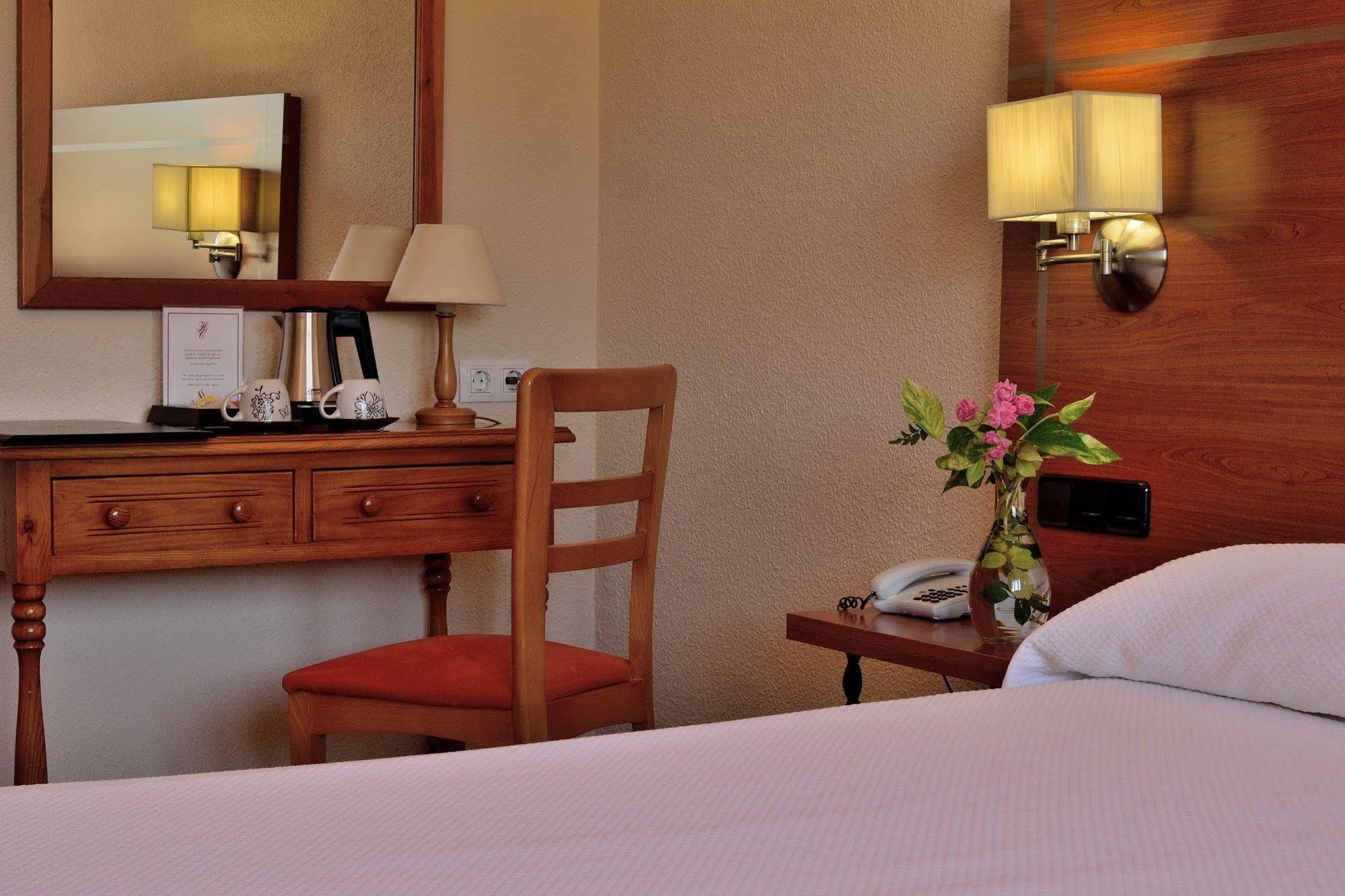 Hotel Mari Carmen Guadix Dış mekan fotoğraf